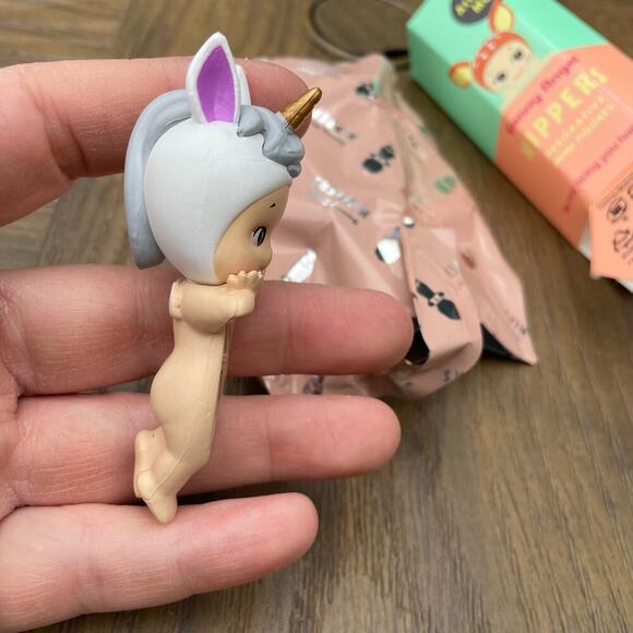 Sonny Angel Hippers Unicorn mini figure collectable attach me animal series - Picture 6 of 9